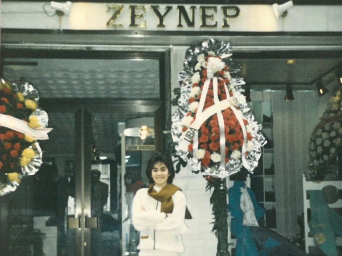 صورة أرشيفية من افتتاح أول متجر زينب في إسطنبول خلال السبعينيات